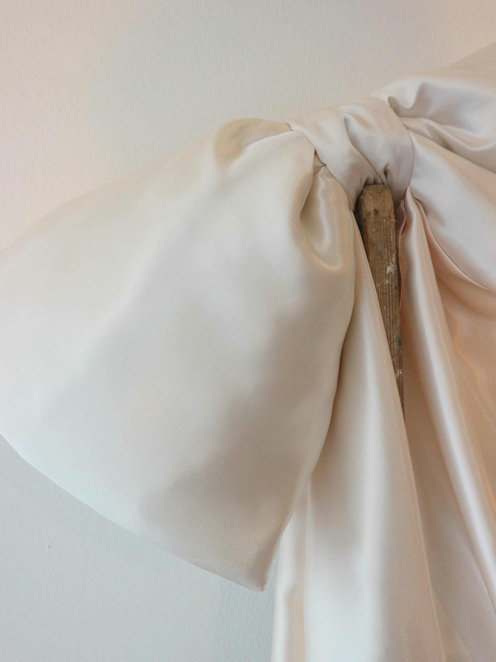 SATIN BOW _ beige take tha break _ božićne dekoracije _ proizvedeno u Hrvatskoj (2)