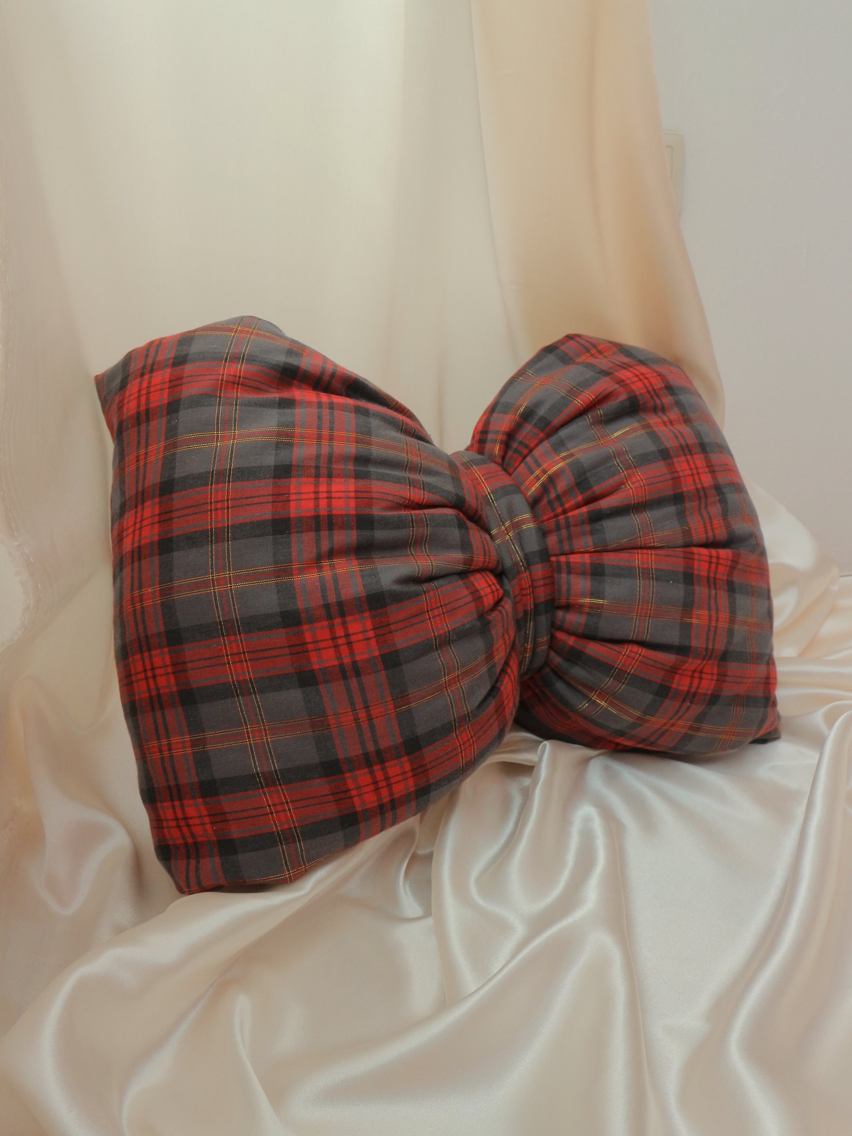 red tartan _ mašna jastuk _ take tha break _ proizvedeno u Hrvatskoj (1)